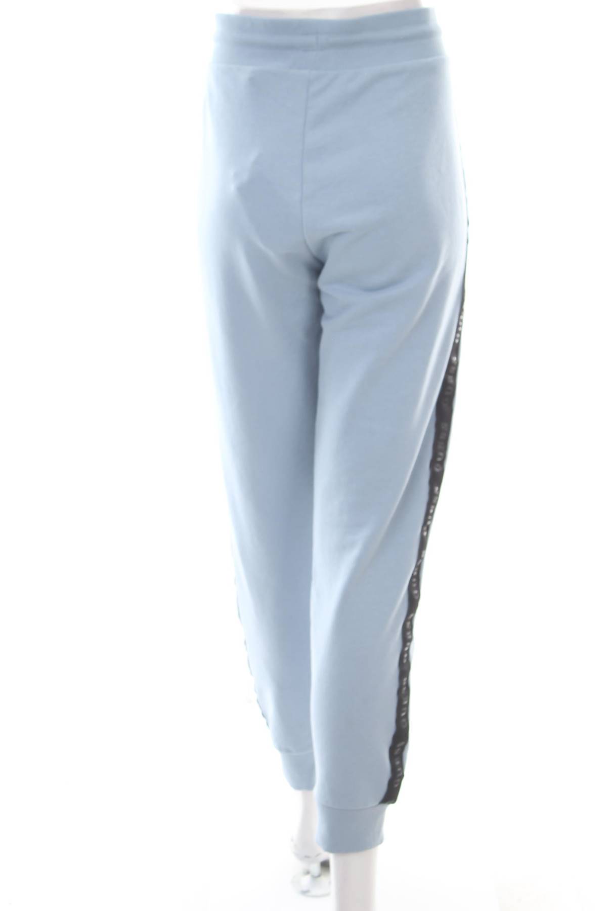 Дамско спортно долнище Guess2 - Contour.bg Дамско спортно долнище Guess2