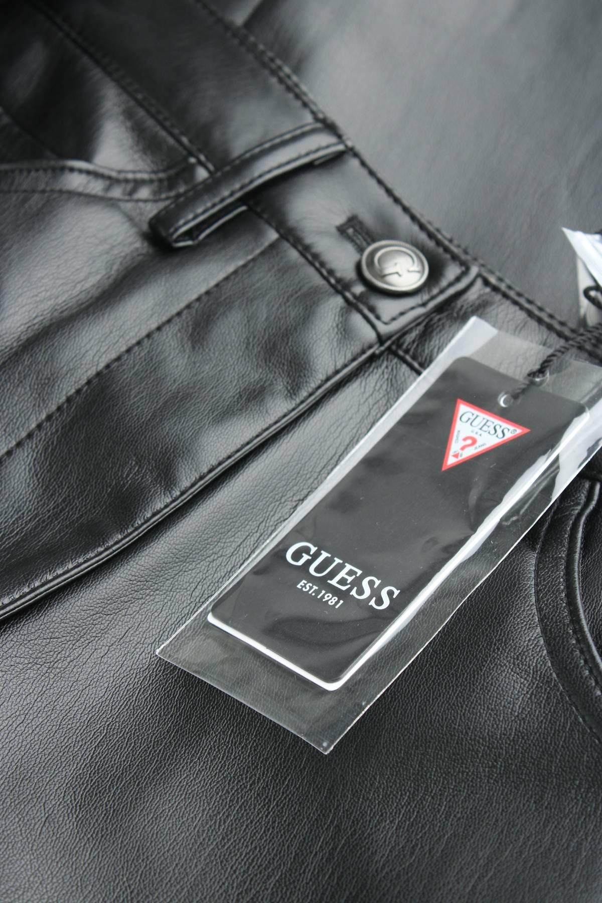 Дамски кожен панталон Guess3