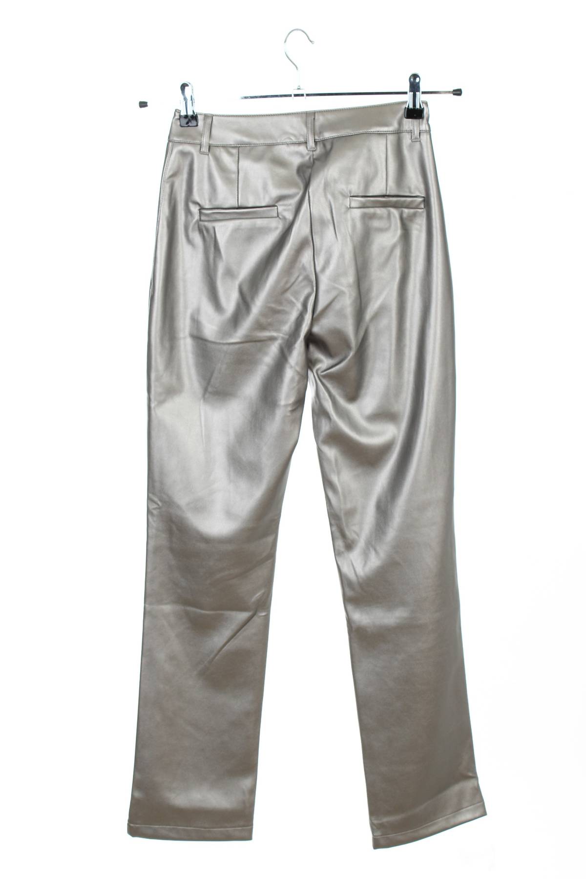 Дамски кожен панталон Guess2