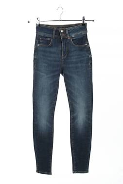 Γυναικεία τζιν Guess1