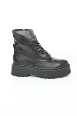 Дамски боти Steve Madden1