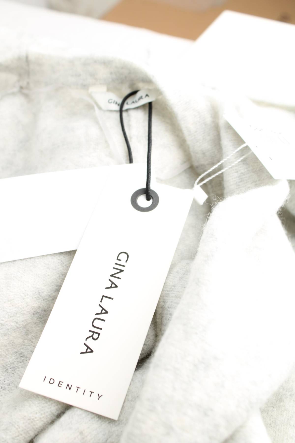 Дамска жилетка Gina Laura3