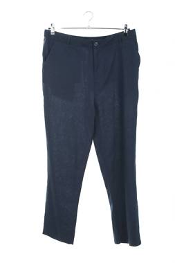 Дамски панталон Guess1