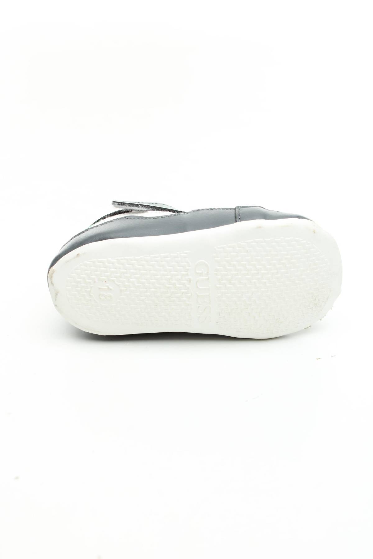 Παιδικά παπούτσια Guess4