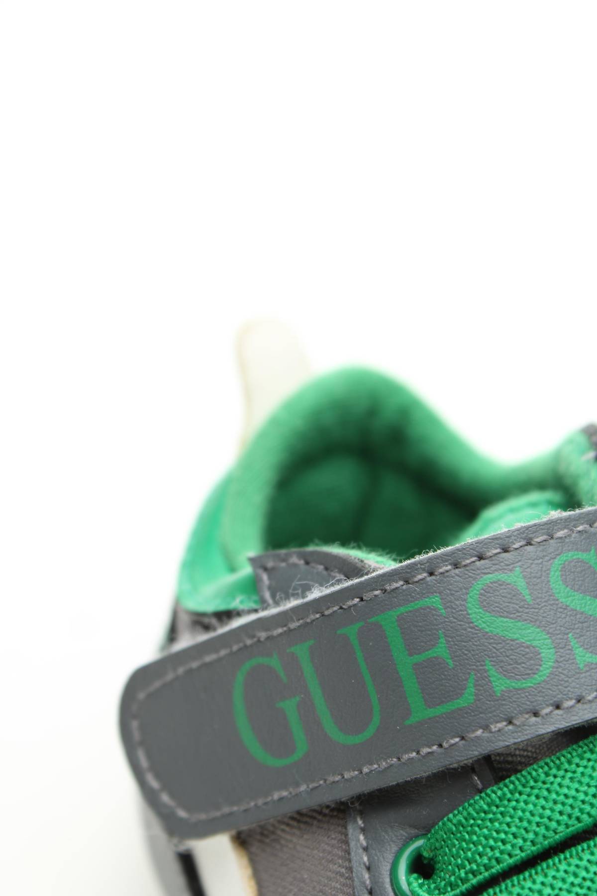 Παιδικά παπούτσια Guess5