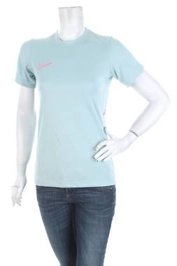 Дамска спортна тениска Nike1