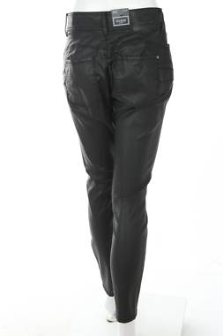 Дамски панталон Guess2