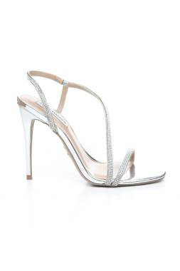 Σανδάλια Steve Madden1