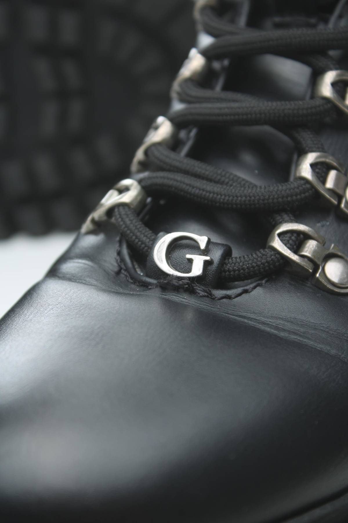 Дамски боти Guess5