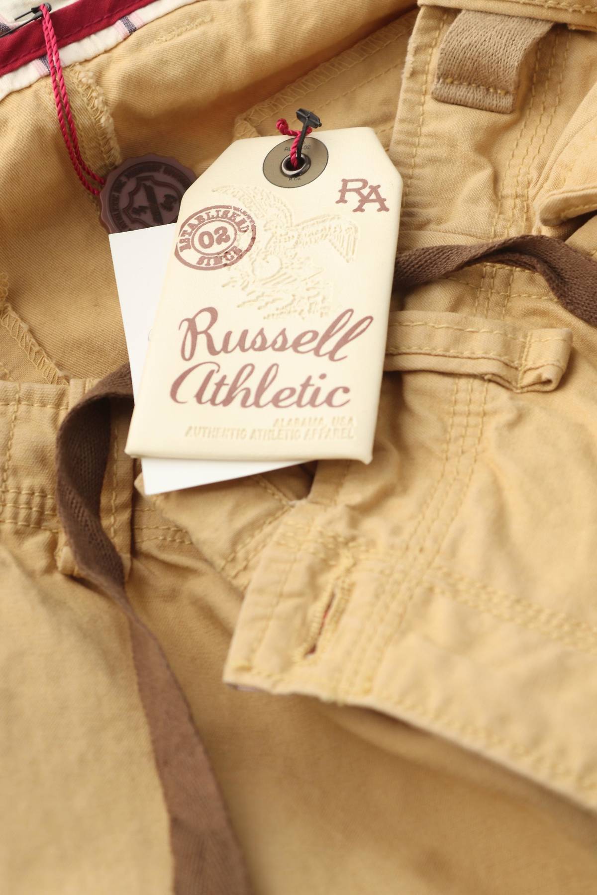 Ανδρικό σορτσάκι Russell Athletic3 - Contourshop.gr Ανδρικό σορτσάκι Russell Athletic3