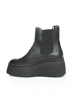 Дамски боти Steve Madden2