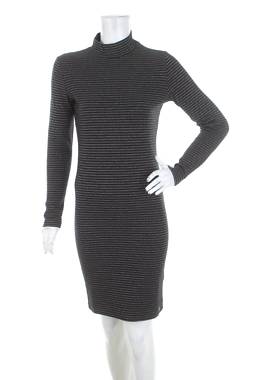 Рокля Superdry1