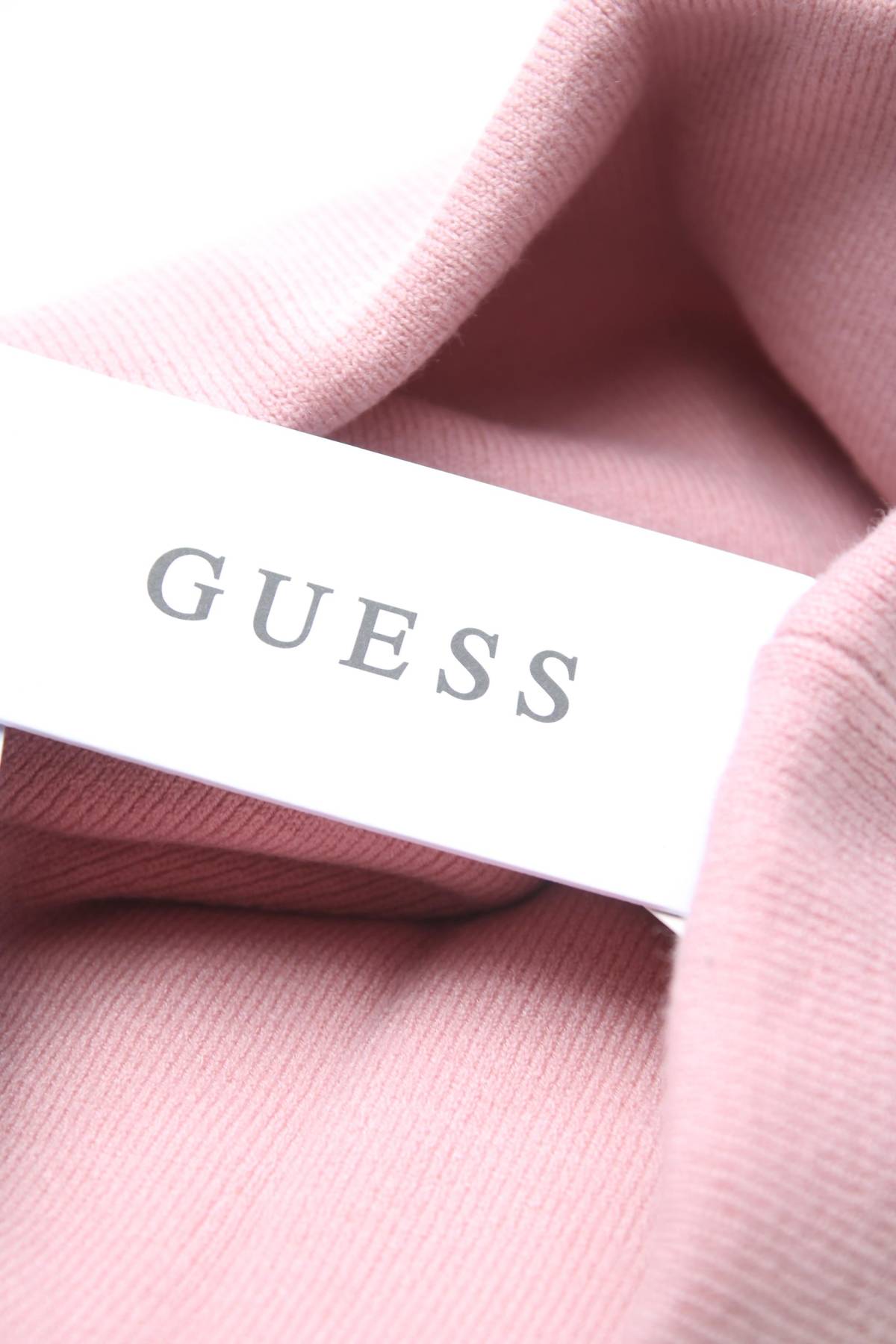 Шапка Guess3