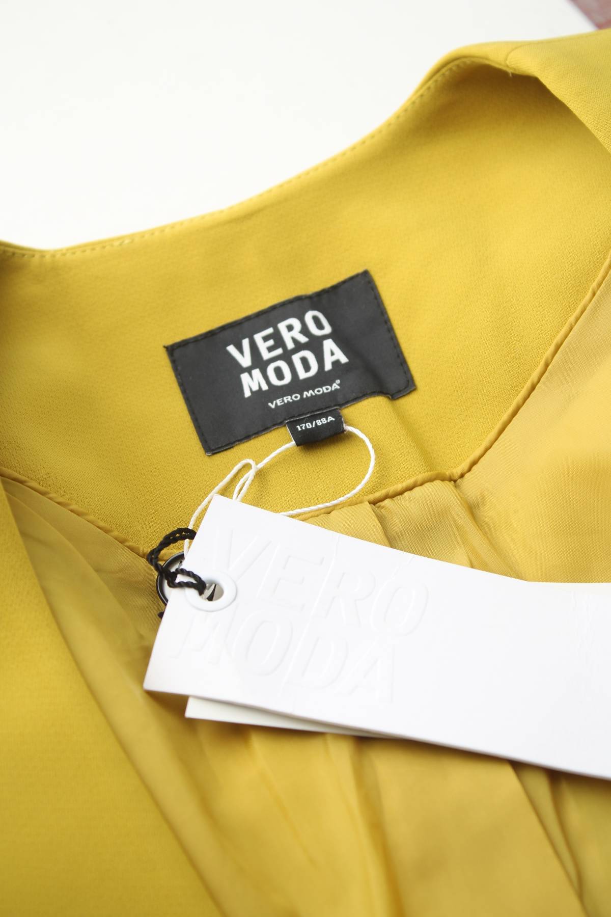 Дамско сако Vero Moda3