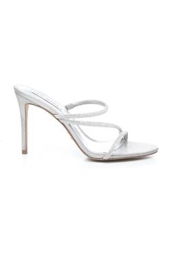 Πέδιλα Steve Madden1