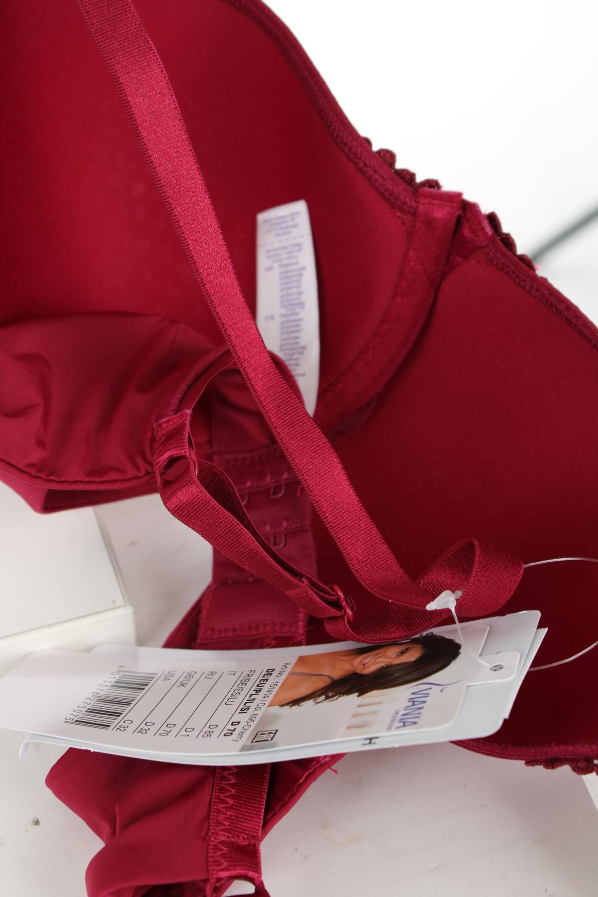 Сутиен Viania3