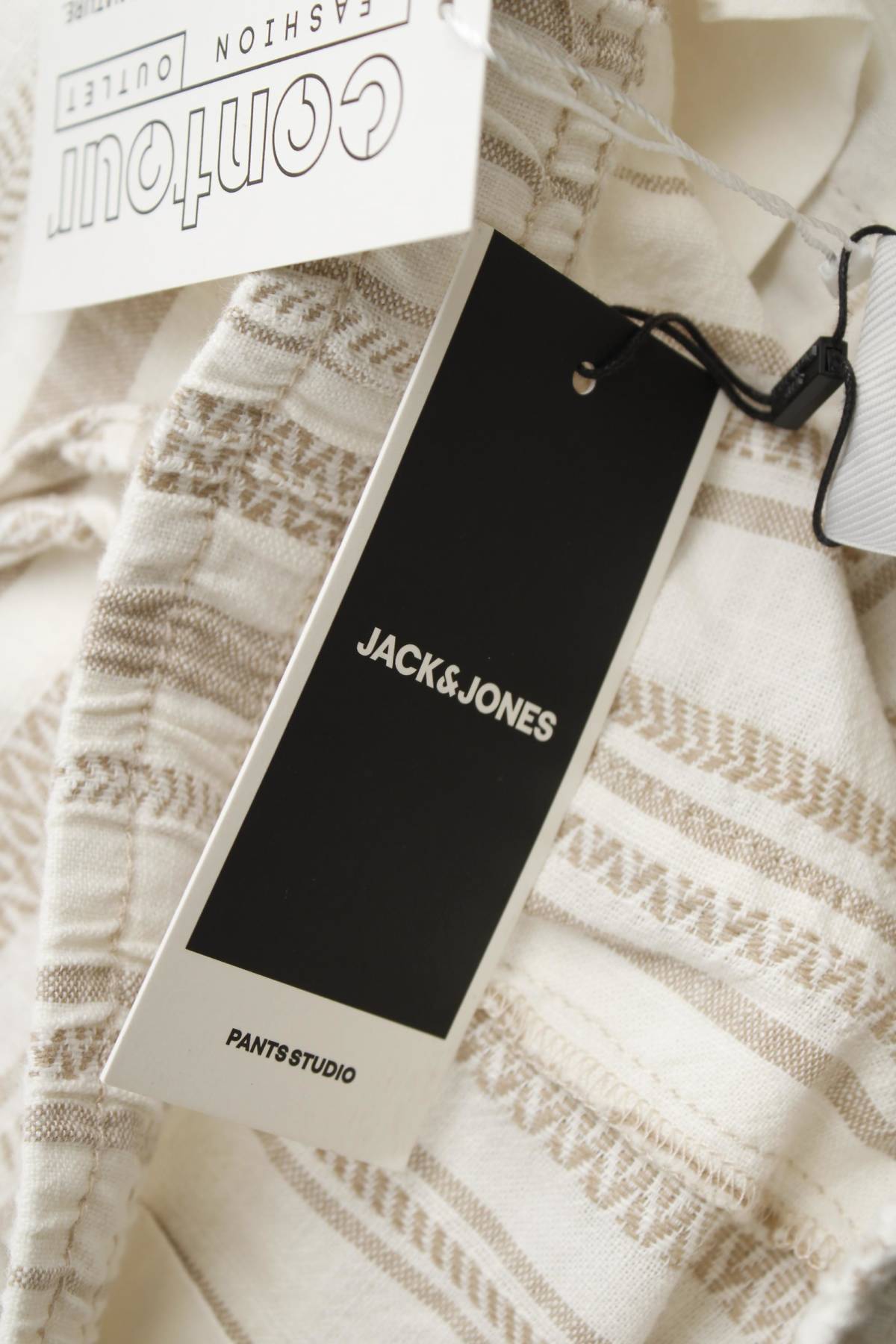 Мъжки къс панталон Jack & Jones3 - Contour.bg Мъжки къс панталон Jack & Jones3