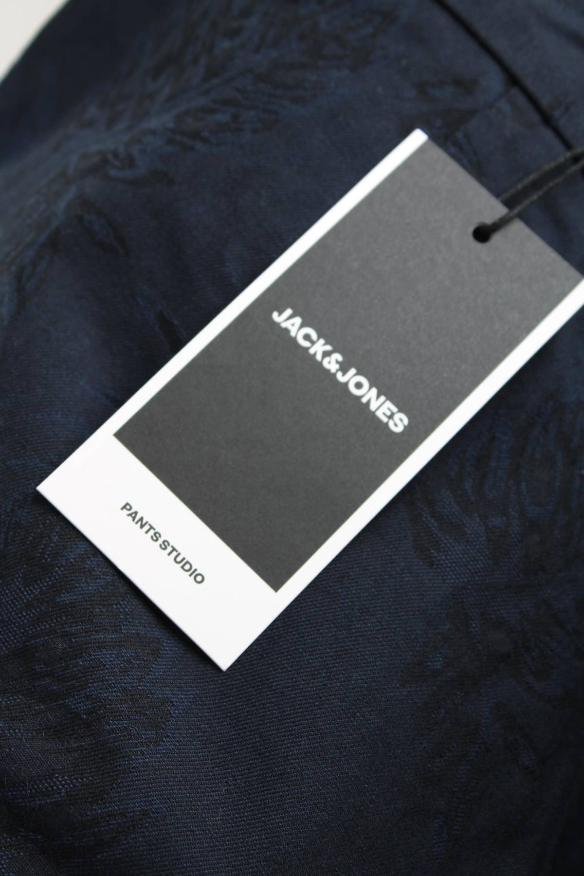 Мъжки къс панталон Jack & Jones3 - Contour.bg Мъжки къс панталон Jack & Jones3
