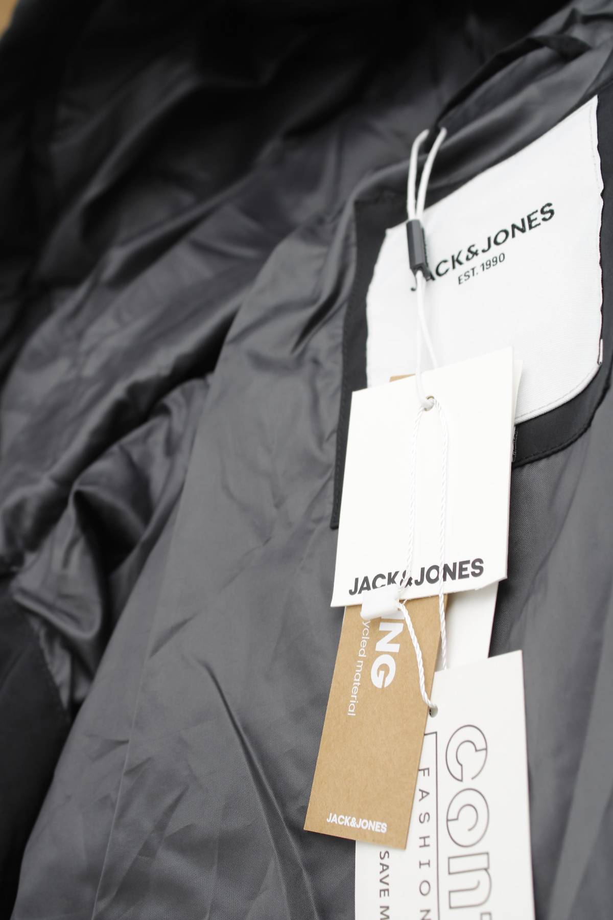 Мъжко яке Jack & Jones4 - Contour.bg Мъжко яке Jack & Jones4