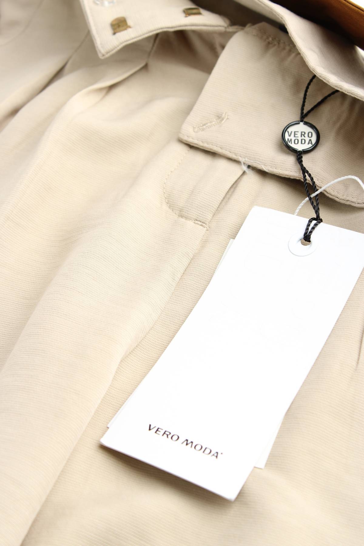 Дамски къс панталон Vero Moda3