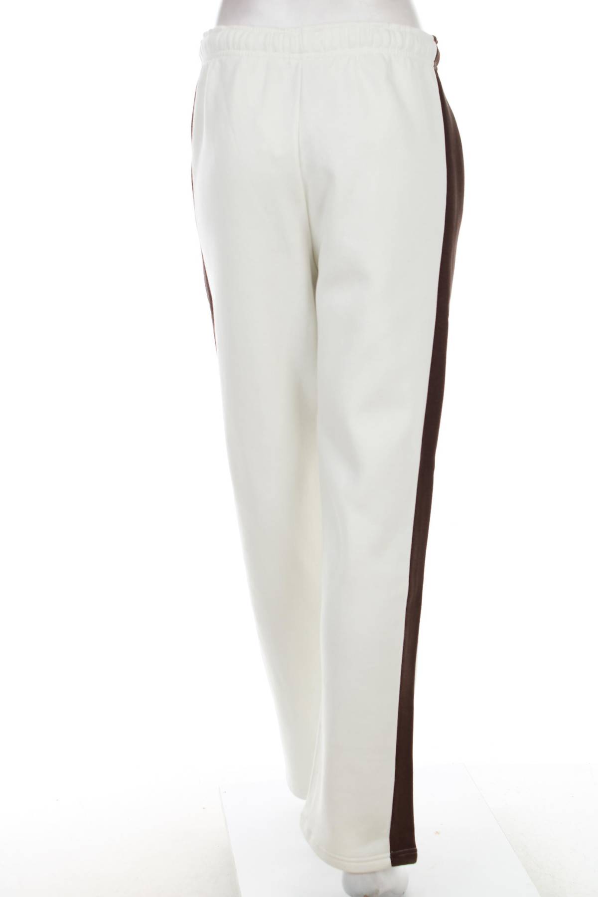 Γυναικείο αθλητικό παντελόνι Pretty Little Thing2