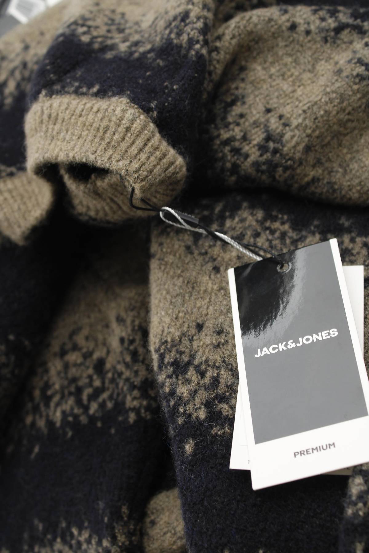 Мъжки пуловер Jack & Jones3 - Contour.bg Мъжки пуловер Jack & Jones3