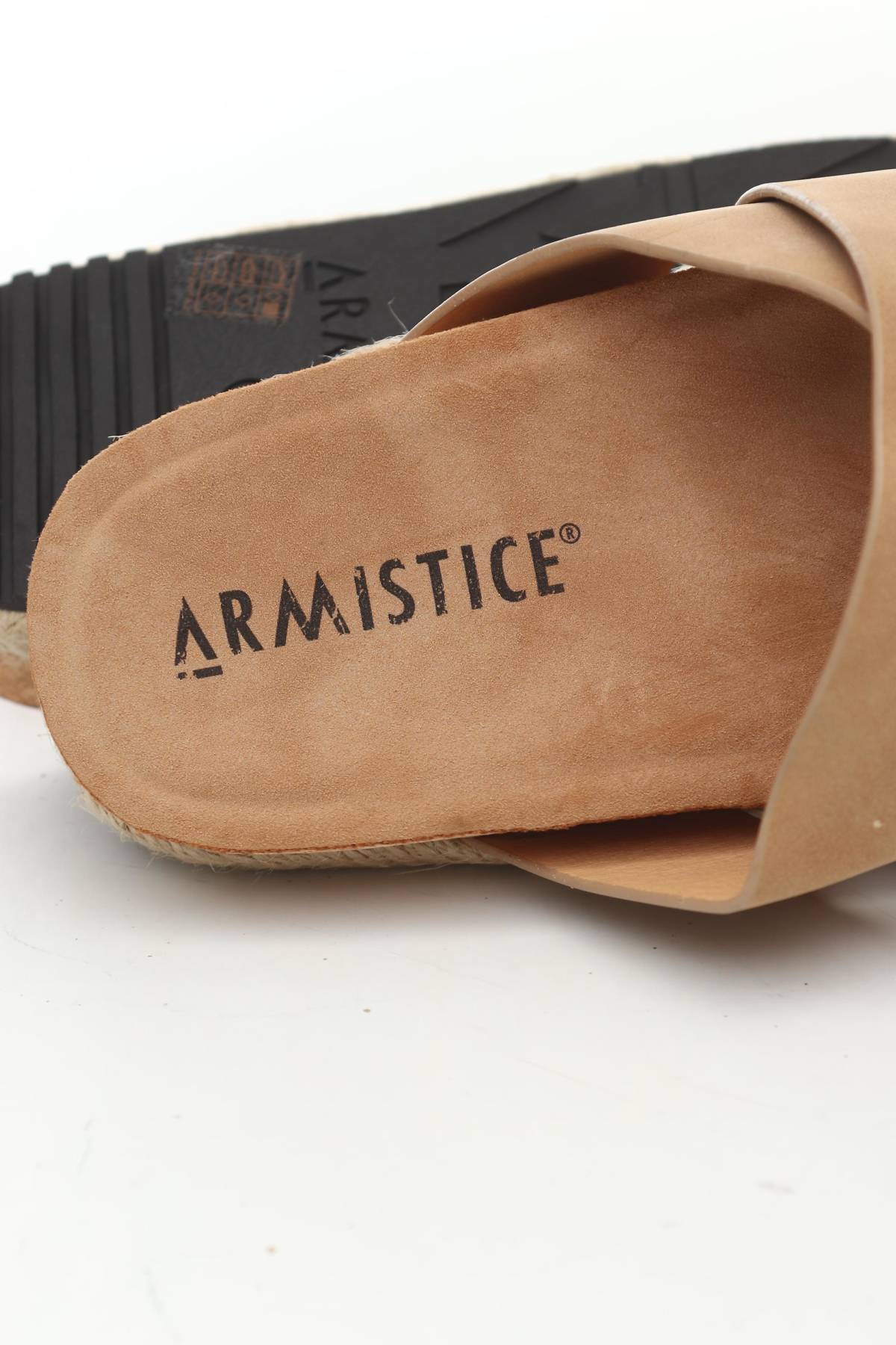 Чехли Armistice5 - Contour.bg Чехли Armistice5