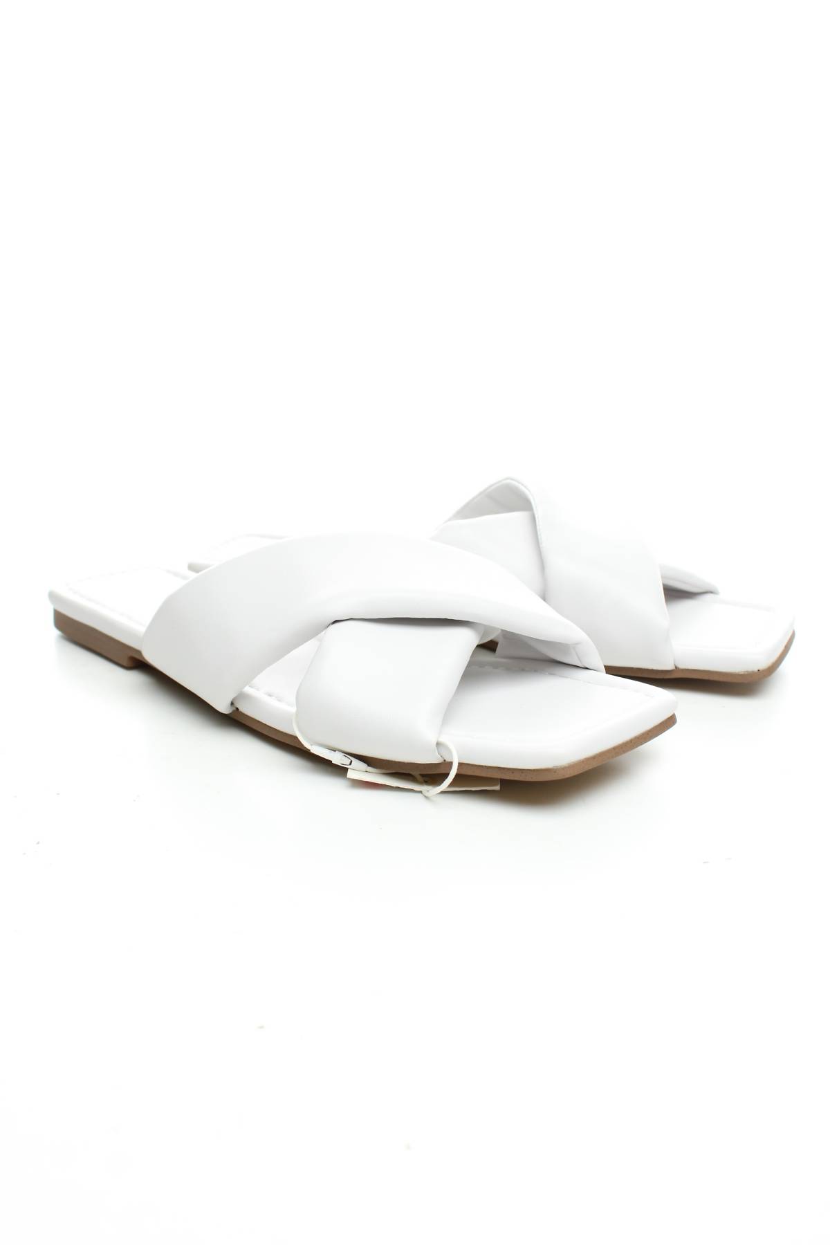 Πέδιλα Pull & Bear3