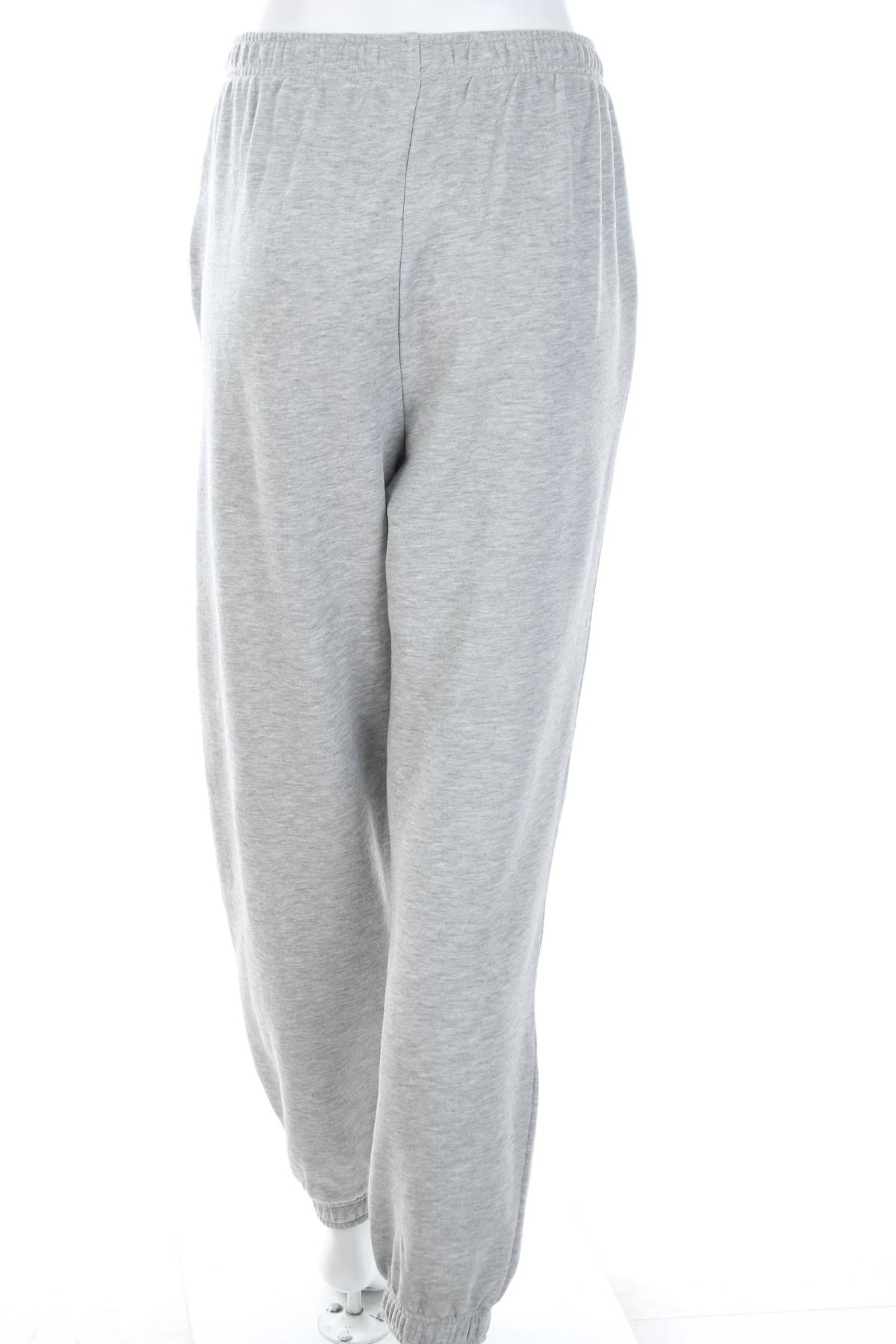 Γυναικείο αθλητικό παντελόνι Pull & Bear2