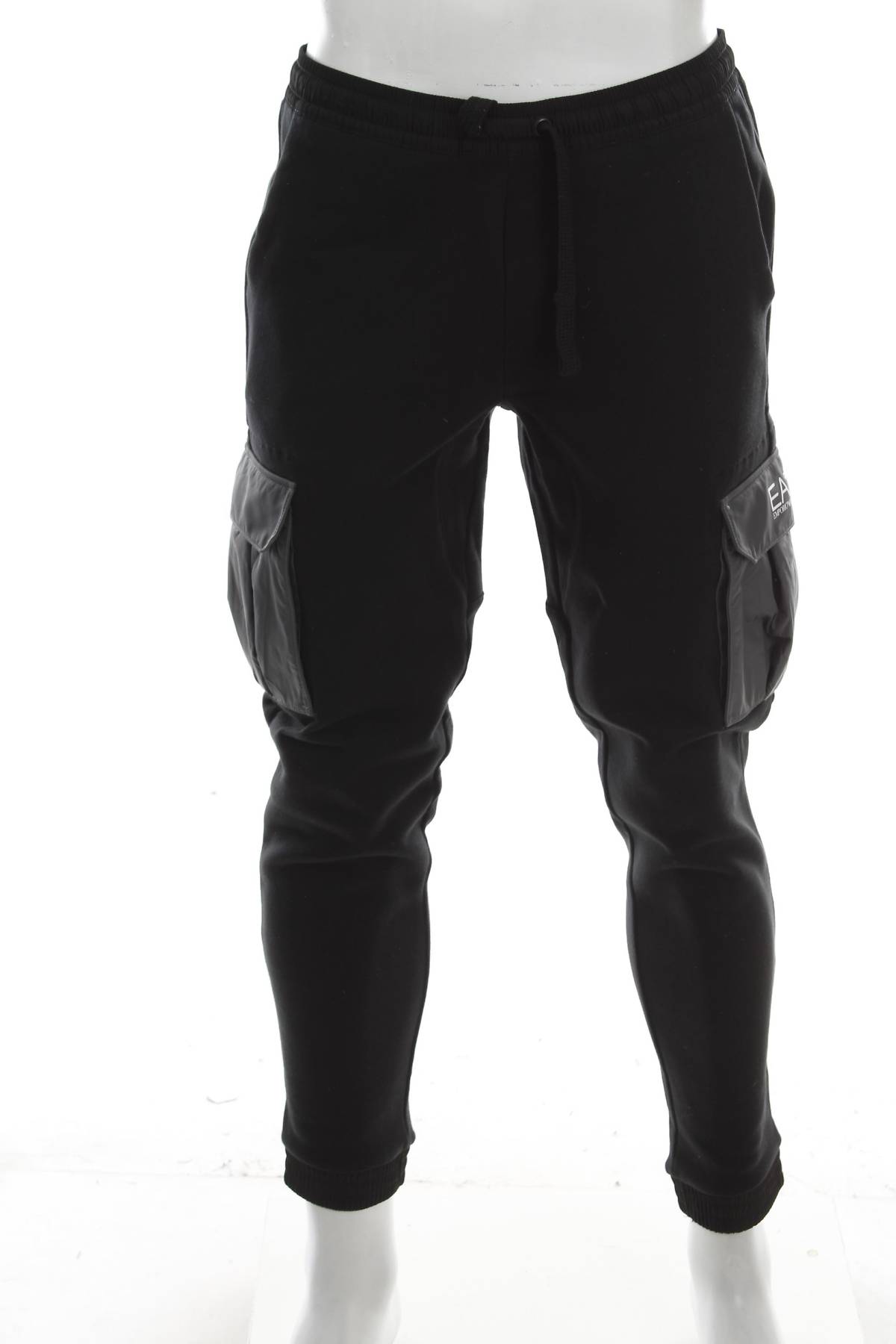Мъжко спортно долнище EA7 Emporio Armani1