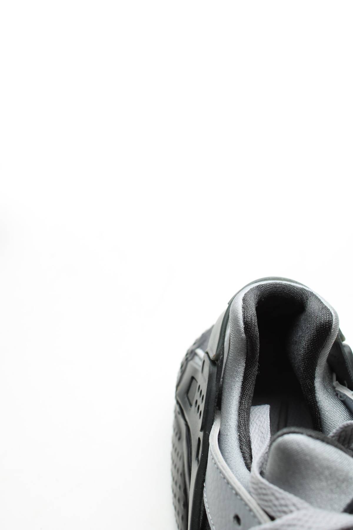 Маратонки Nike Air Huarache5 - Contour.bg Маратонки Nike Air Huarache5