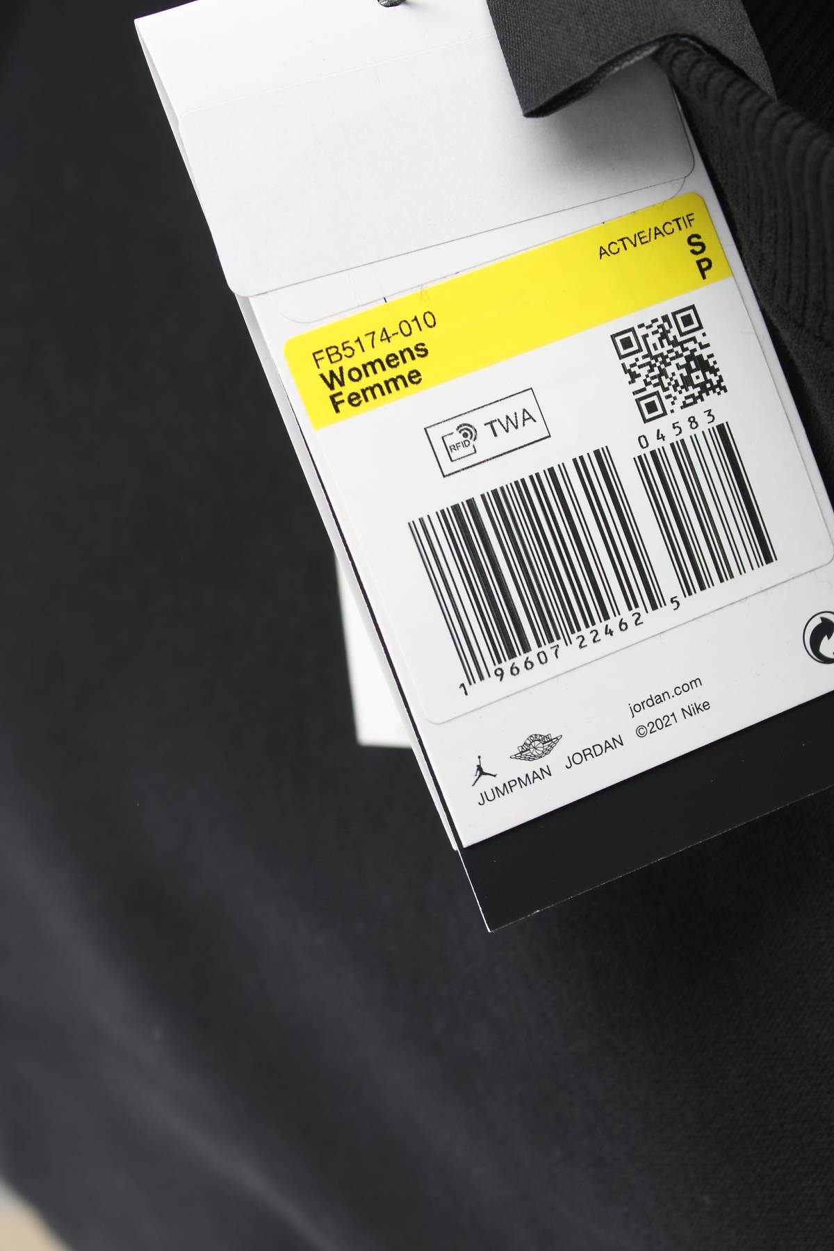 Дамска спортна блуза Nike Jordan3 - Contour.bg Дамска спортна блуза Nike Jordan3