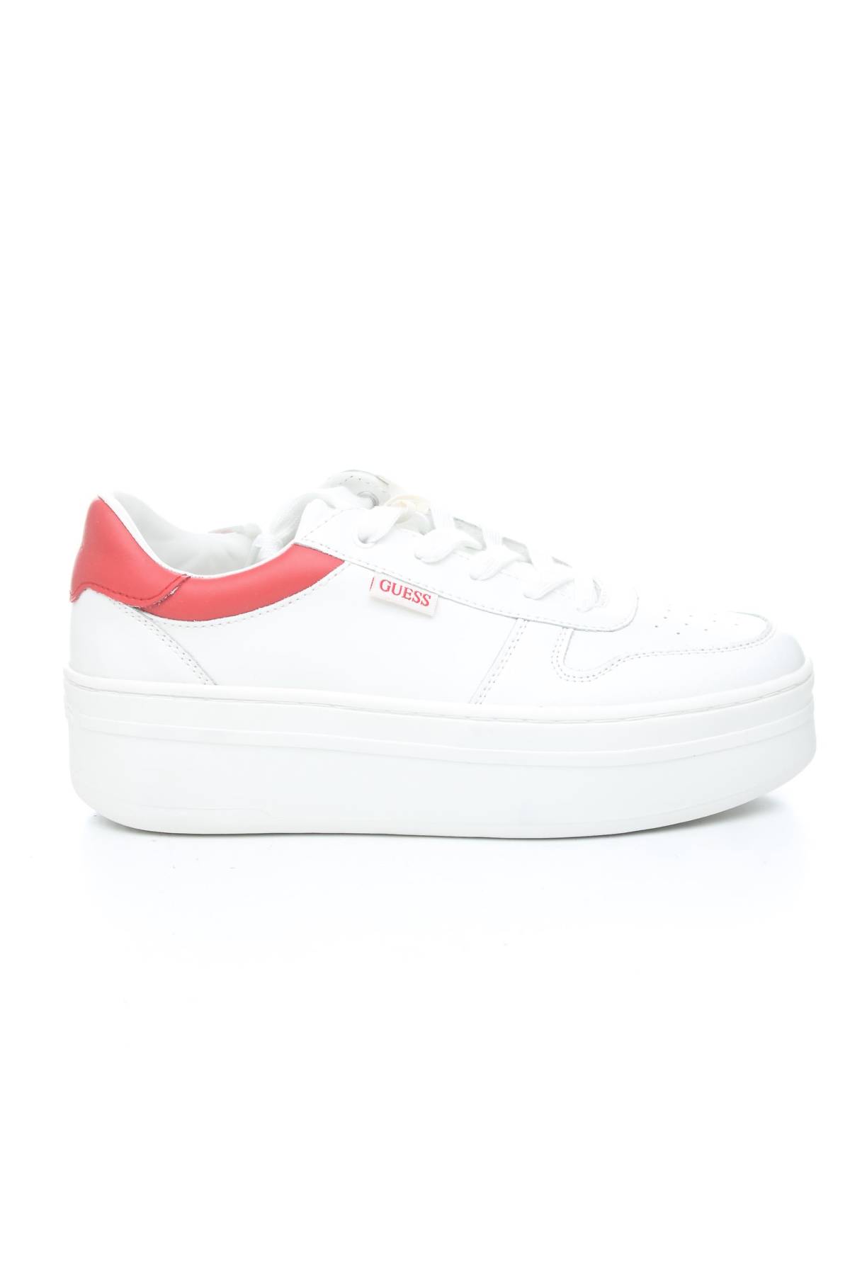 Дамски обувки Guess1