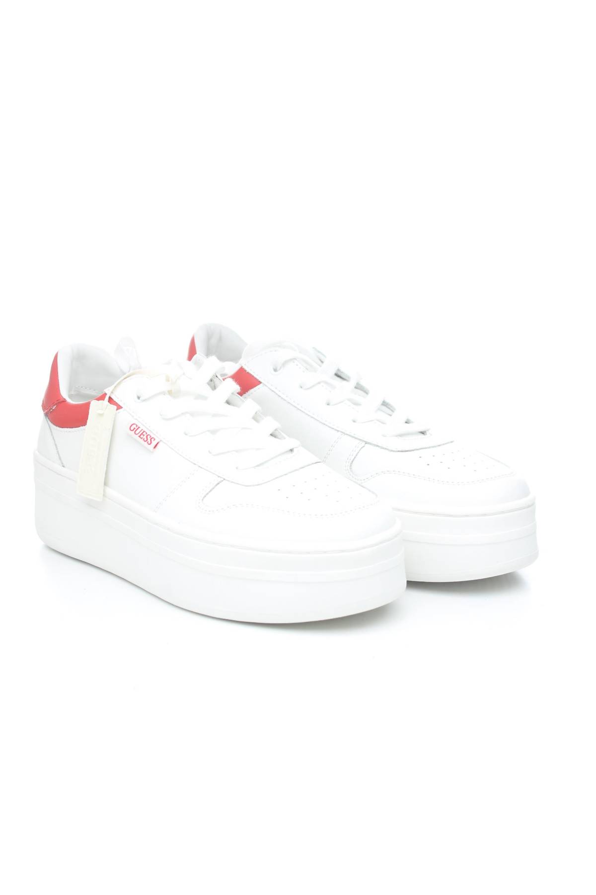 Дамски обувки Guess3