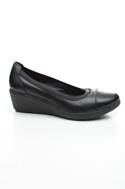 Дамски обувки Clarks1