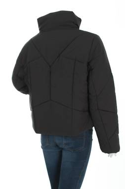 Γυναικείο μπουφάν Barbour2