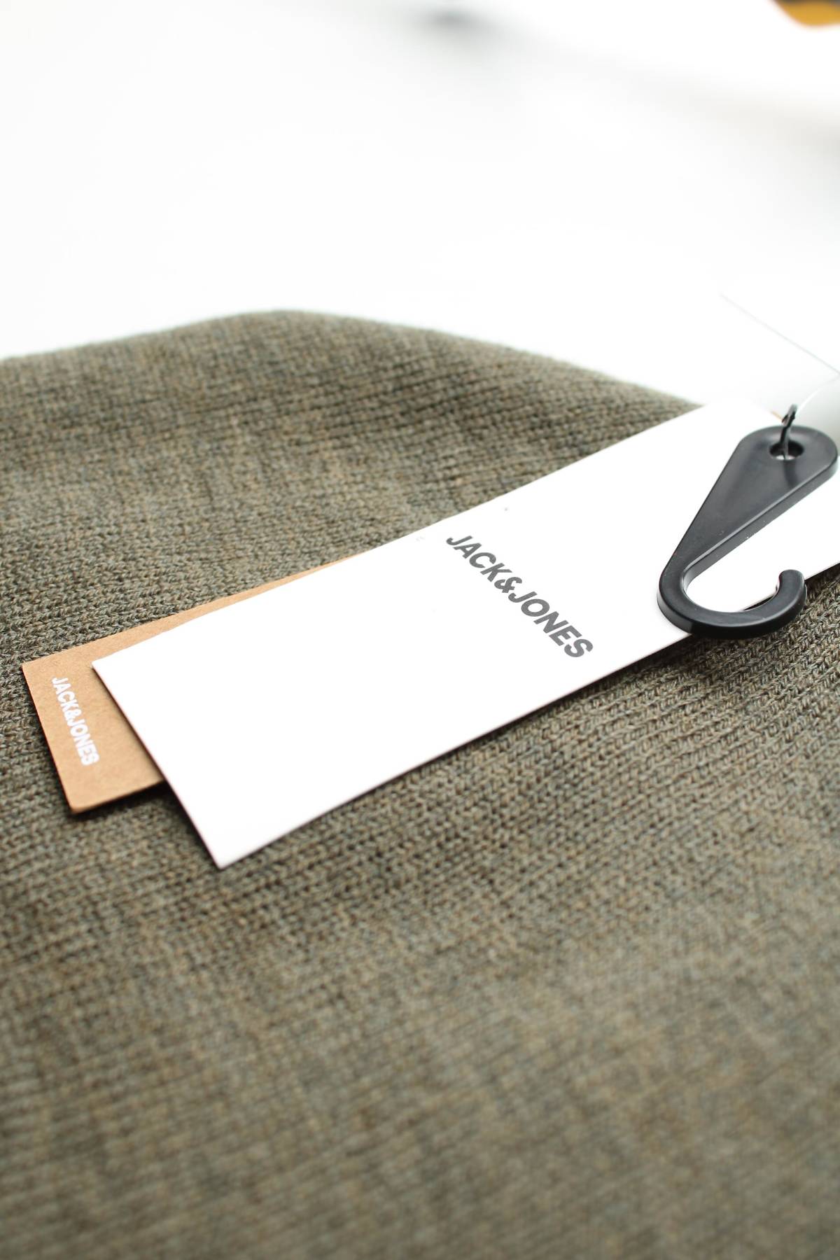 Шапка Jack & Jones3