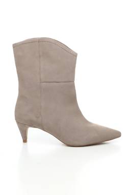 Дамски боти About You1