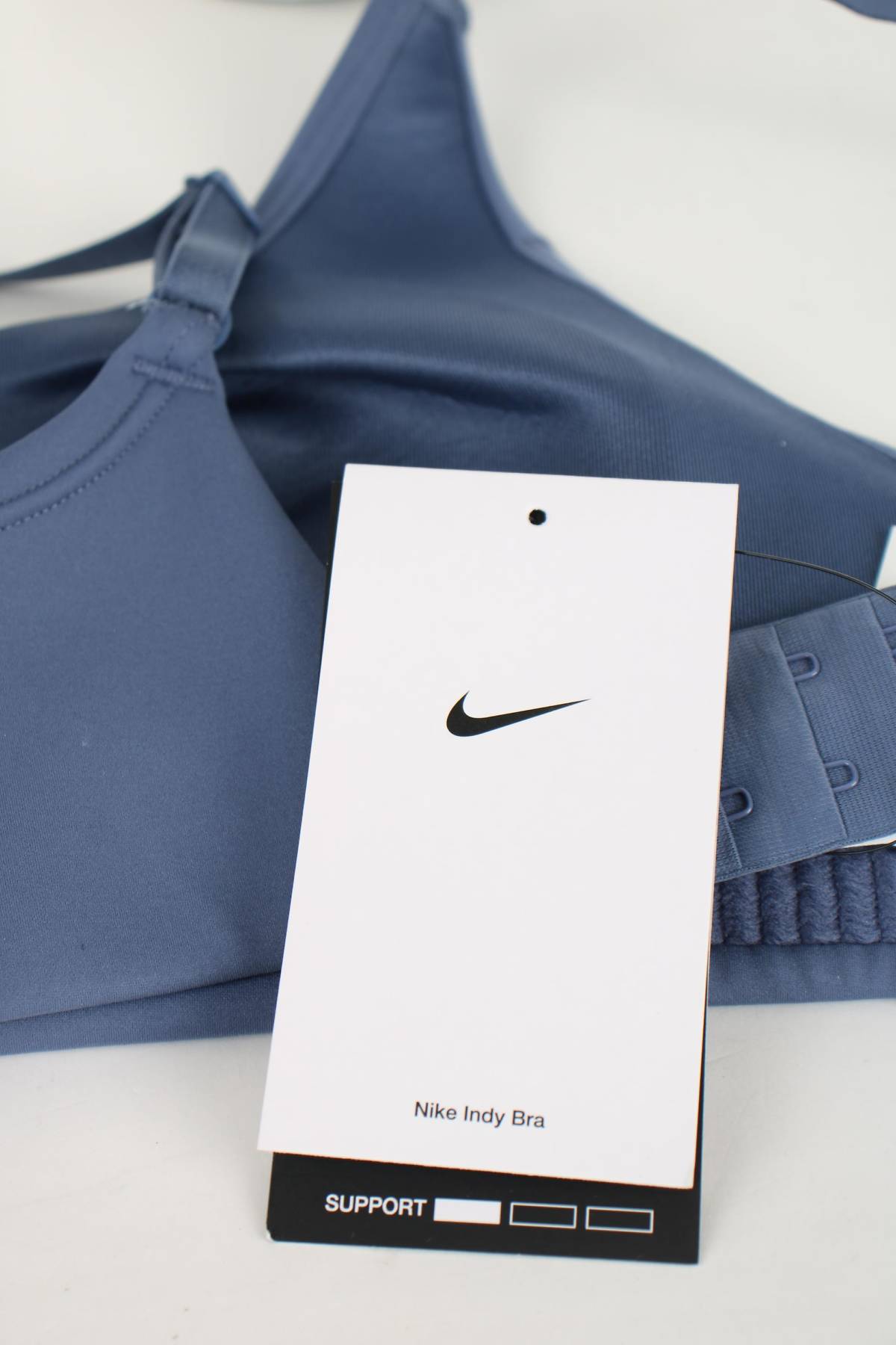 Спортен сутиен Nike3 - Contour.bg Спортен сутиен Nike3