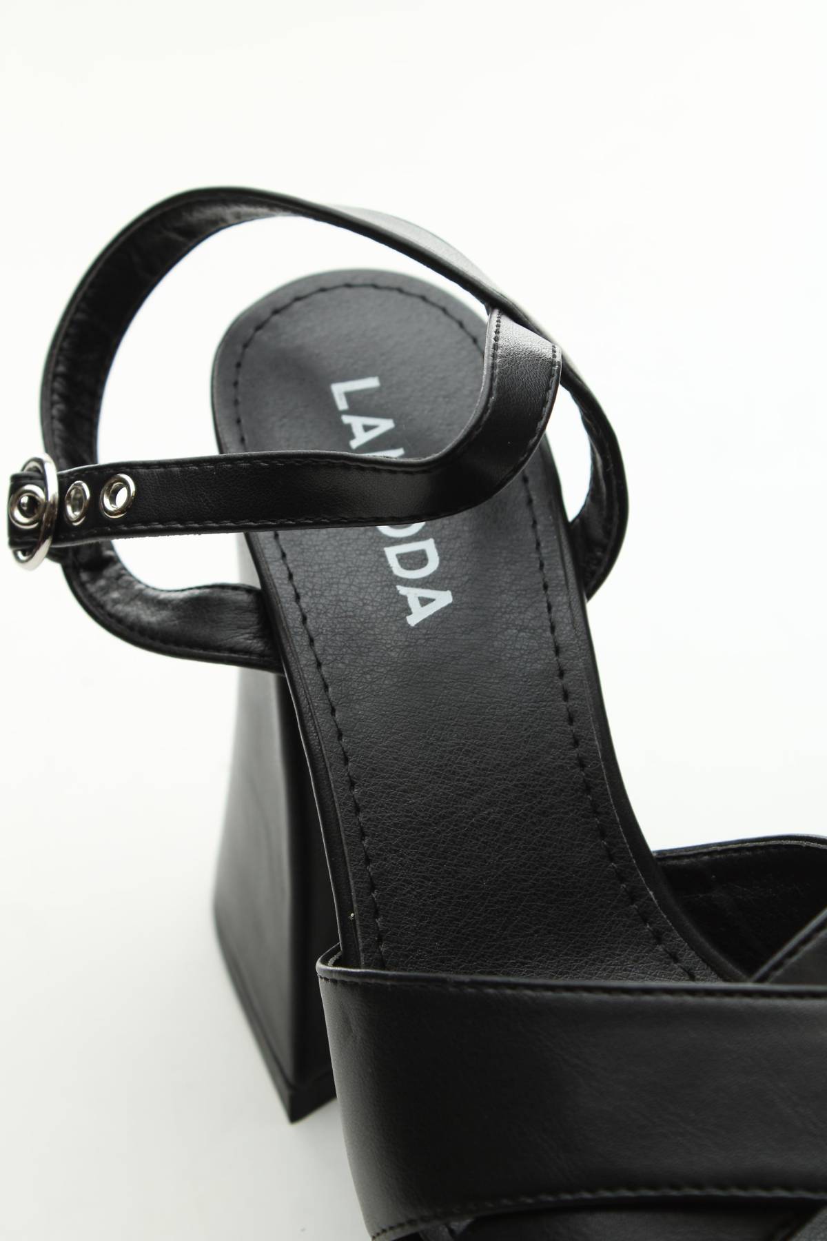 Сандали La Moda Clothing5