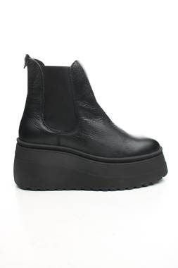 Γυναικεία μποτάκια Steve Madden1