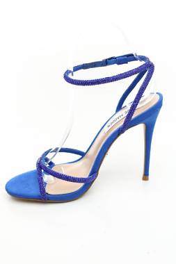 Σανδάλια Steve Madden2