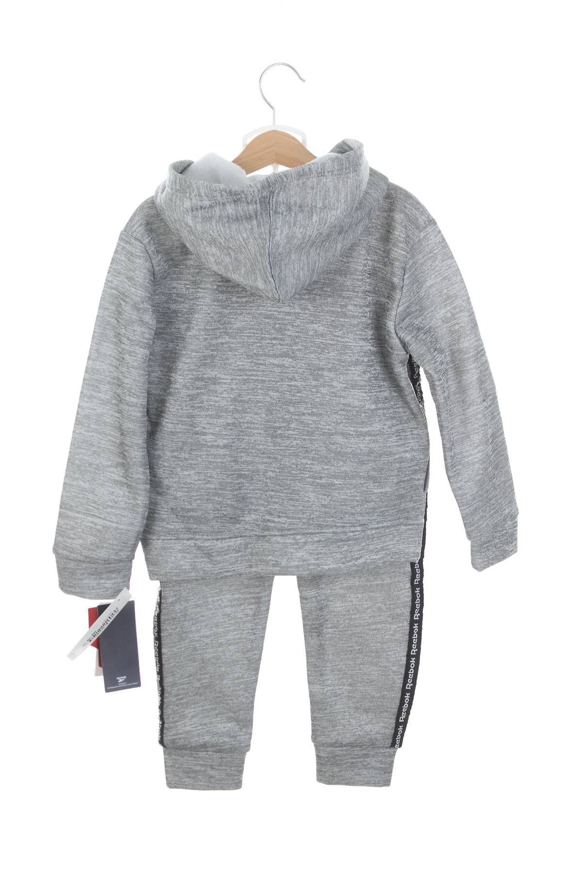 Спортен екип Reebok2