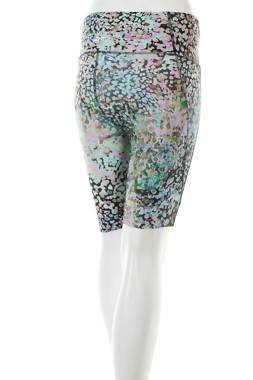 Дамски спортен клин Reebok2