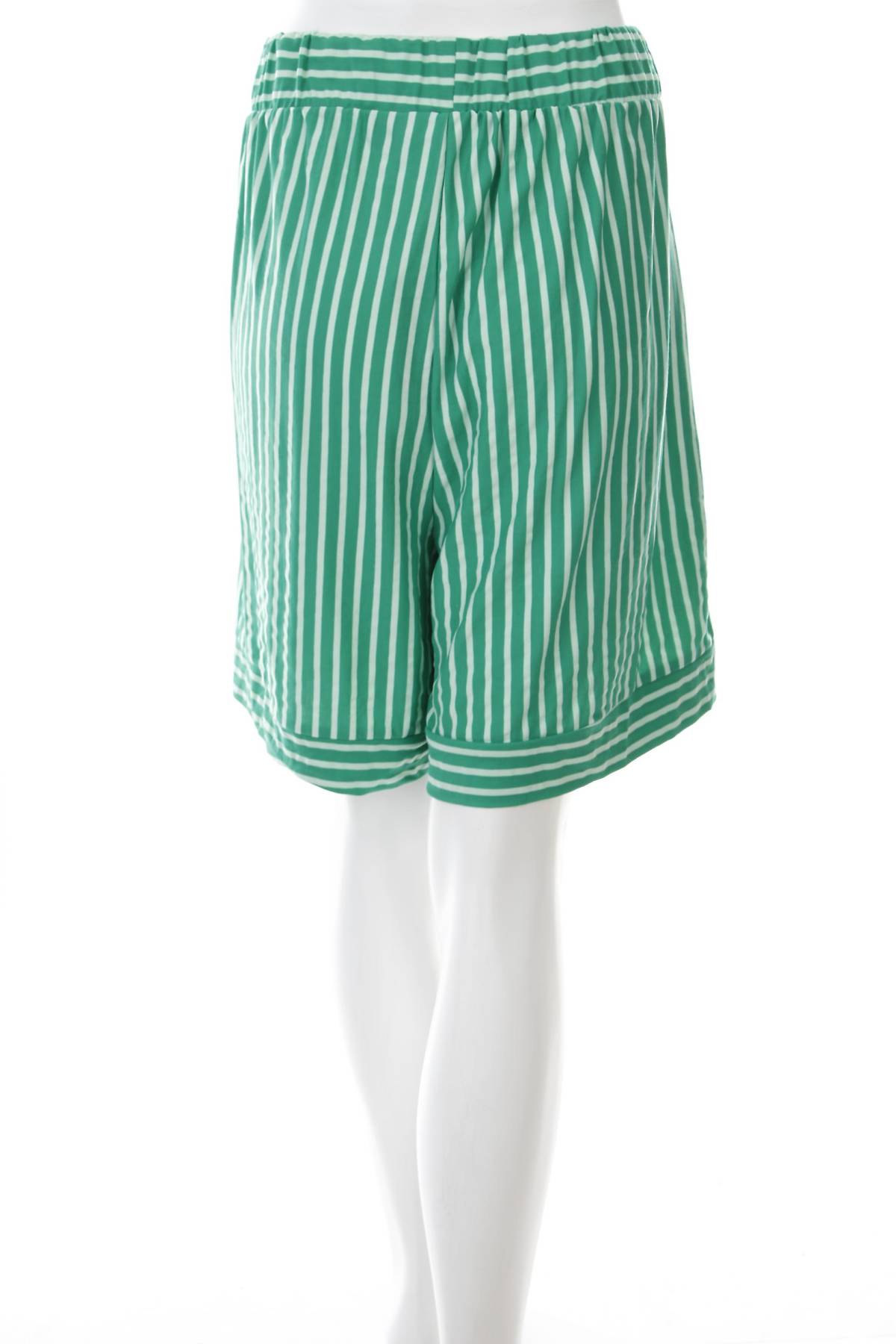 Дамски къс панталон Vero Moda2