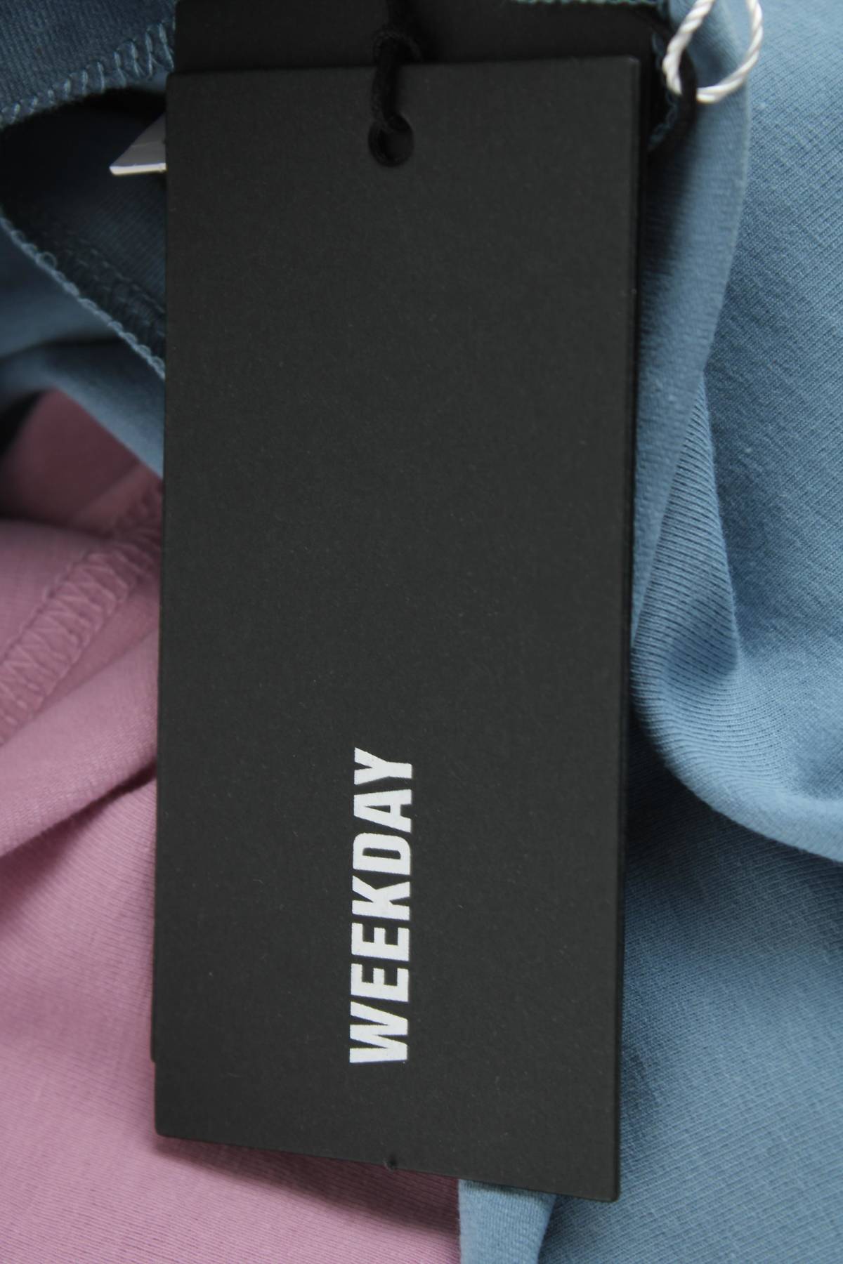 Бюстие Weekday3