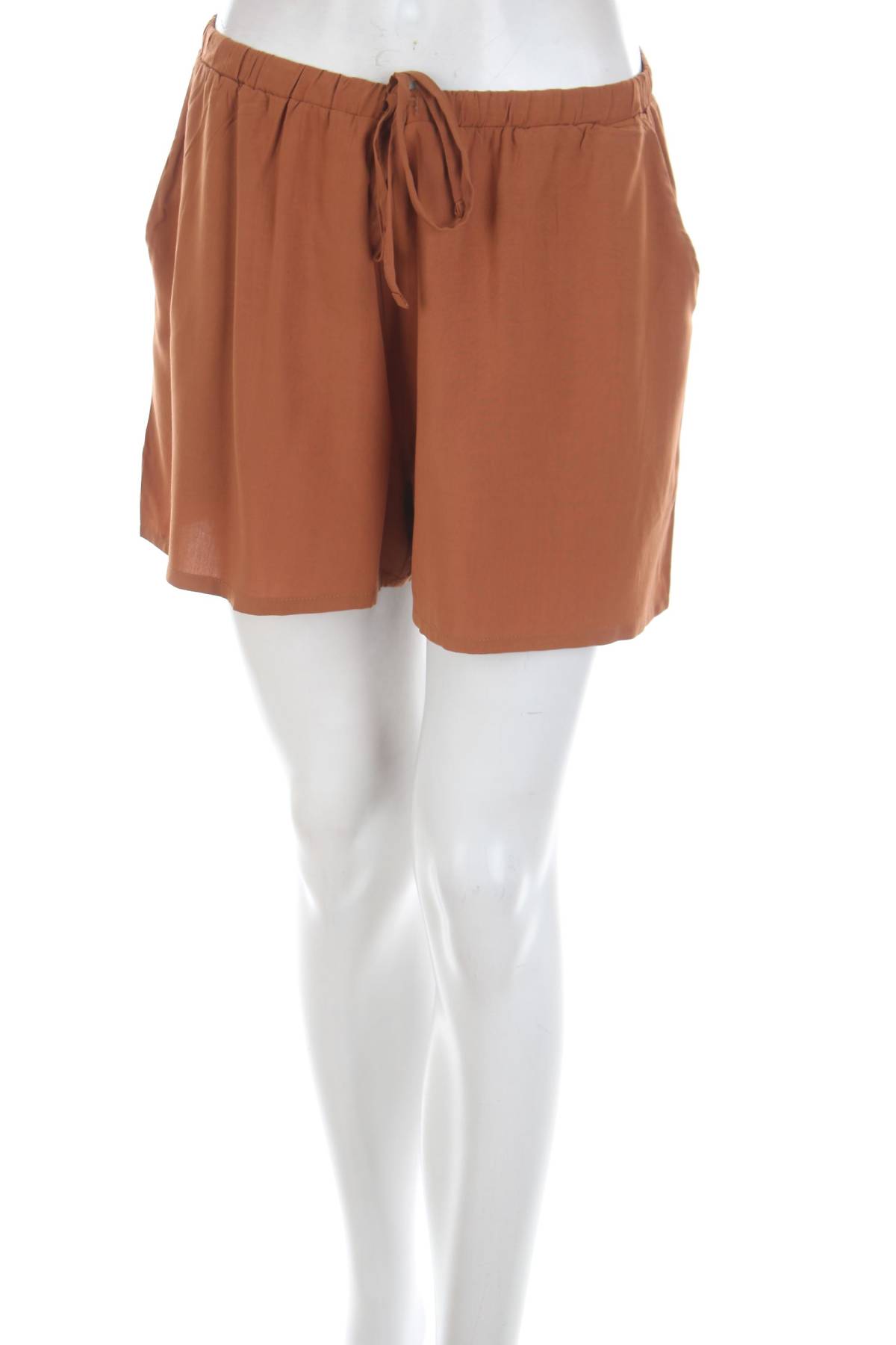 Дамски къс панталон Sinsay1