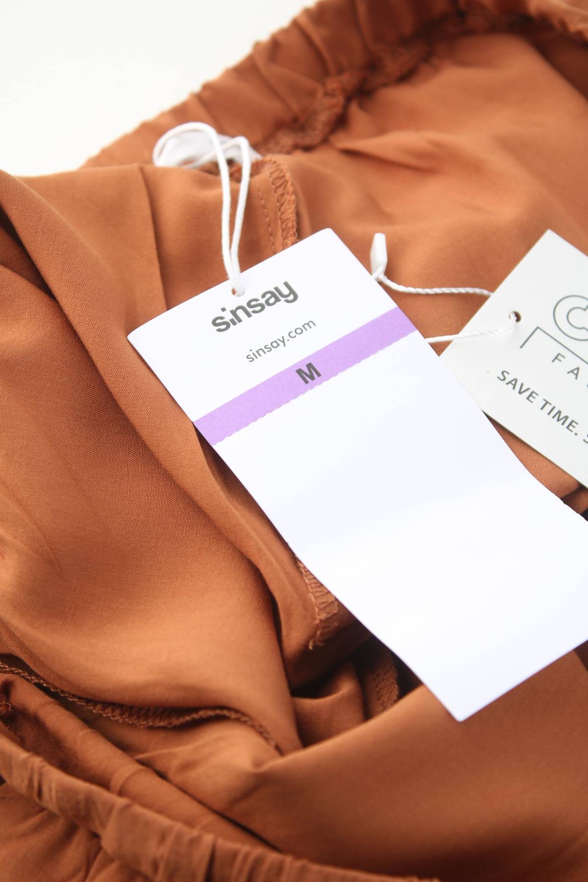 Дамски къс панталон Sinsay3