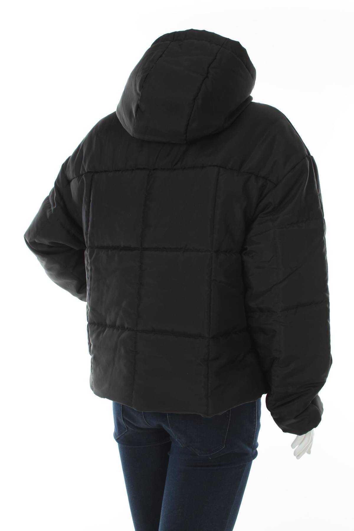 Дамско спортно яке Nike2