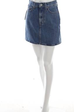 Пола Tommy Jeans1